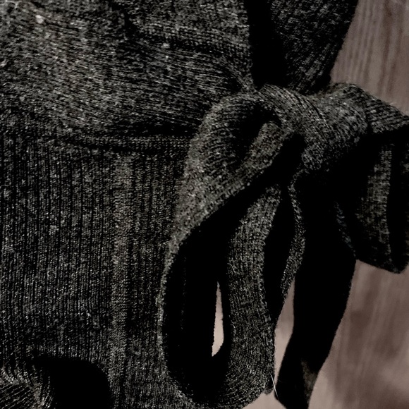 TH 100% wool Cardigan - Picture 5 of 9